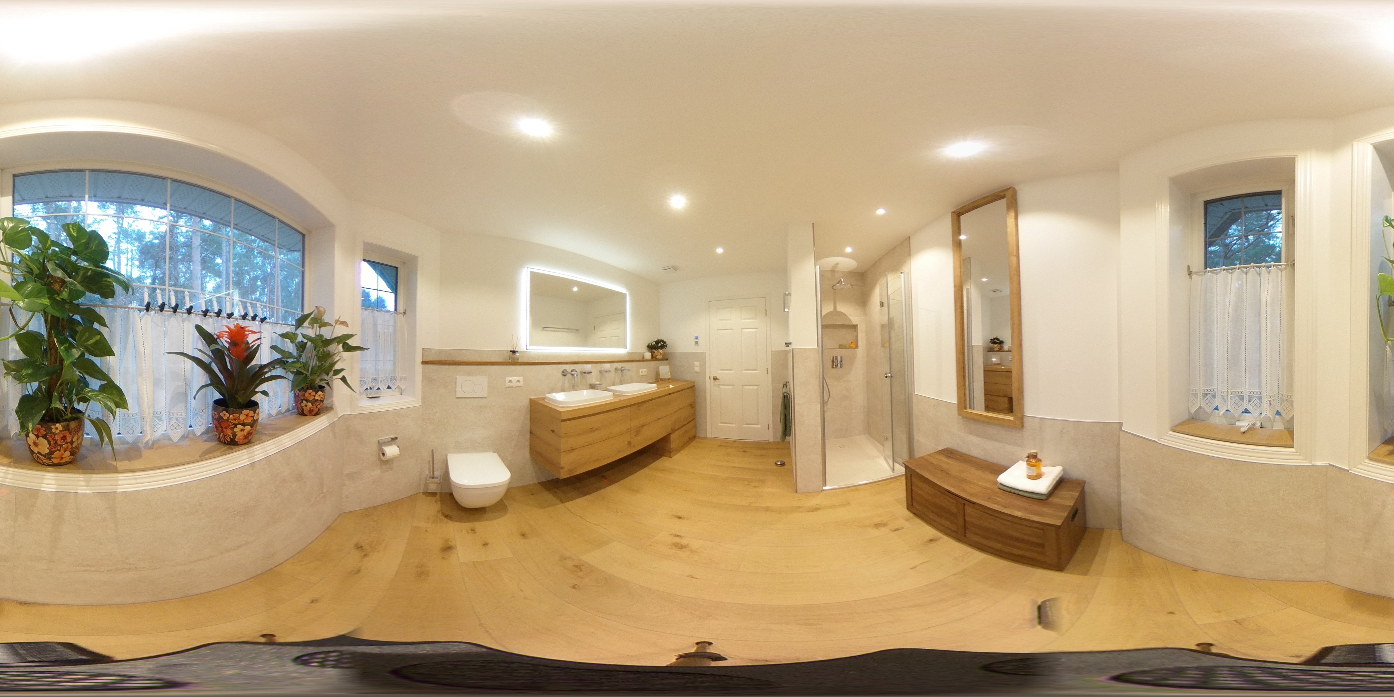360 Grad Video zur Badreferenz von LAABS, Aufnahme eines Komplettbads mit Doppelwaschtisch.