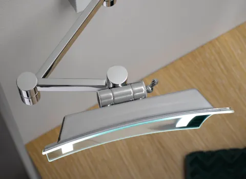 Der Kosmetikspiegel von HSK als Wandmodell.