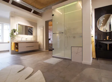 Dampfdusche in Aktion mit Beleuchtung von baYou.