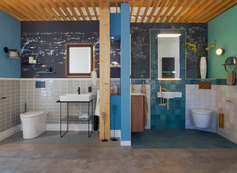 Gäste WC Anwendungen mit Spiegel, Waschtisch und WC. 