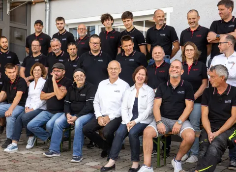 Gruppenbild der Mitarbeiter von  Laabs GmbH für Heizung, Sanitär und Fliesen.
