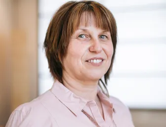 Portrait einer Mitarbeiterin von Laabs GmbH für Heizung, Sanitär und Fliesen.