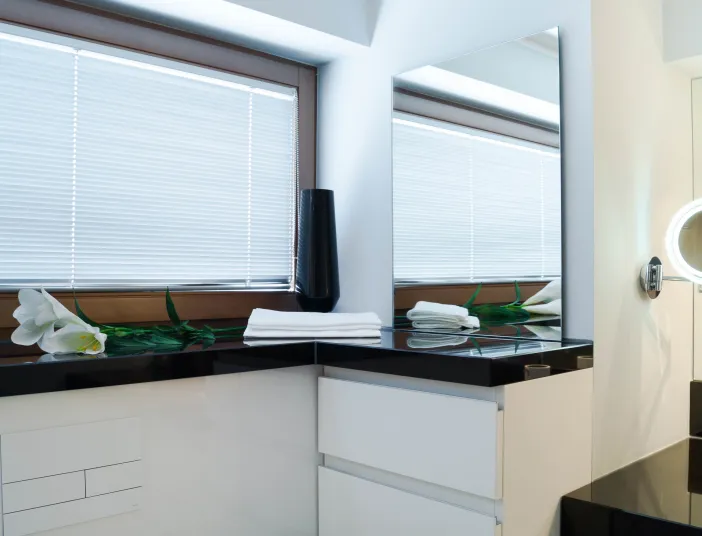 Referenzbild eines klassischen Badezimmers in schwarz-weiß von Laabs.